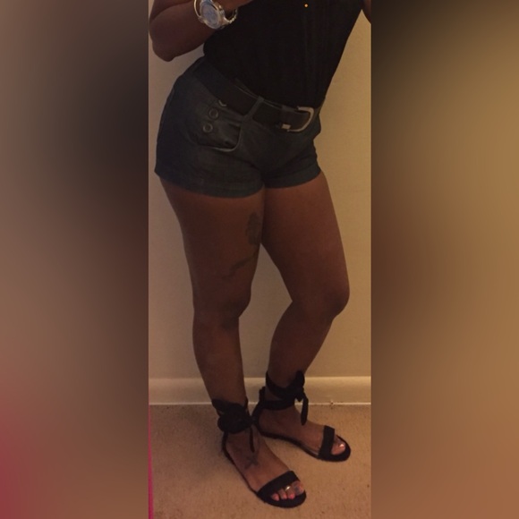 Forever 21 Cute💙Blue Denim shorts! Gently worn no stains, holes or rips. - Picture 10 of 10